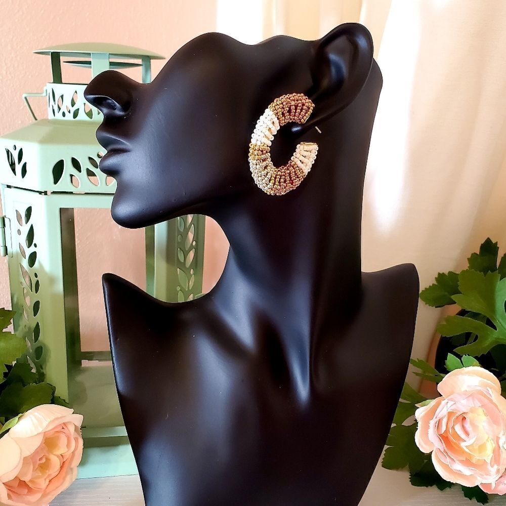 𝅺baja White Colorblock Seed Bead Hoop Earrings
